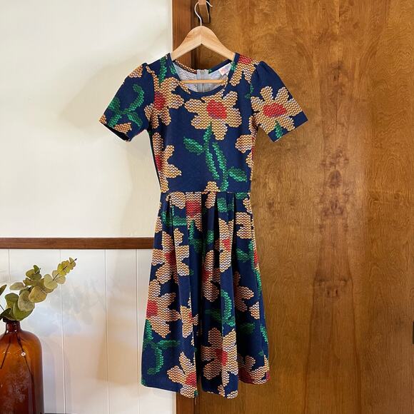 LULAROE | Amelia Dress Navy Sunflower‎ Short Sleeve Pockets Midi Stretchy XXS - Picture 3 of 10